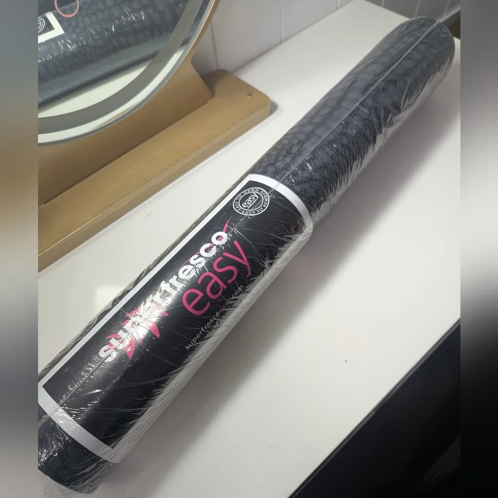 ⭐NWT Graham And Brown Superfresco Crocodile Black Wallpaper